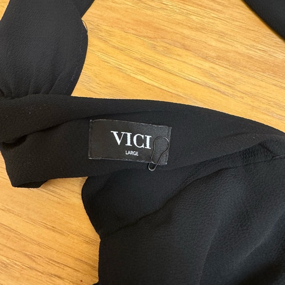 🚨MAKE AN OFFER🚨 VICI Black Circle Cut Out Jumpsuit - Picture 5 of 5